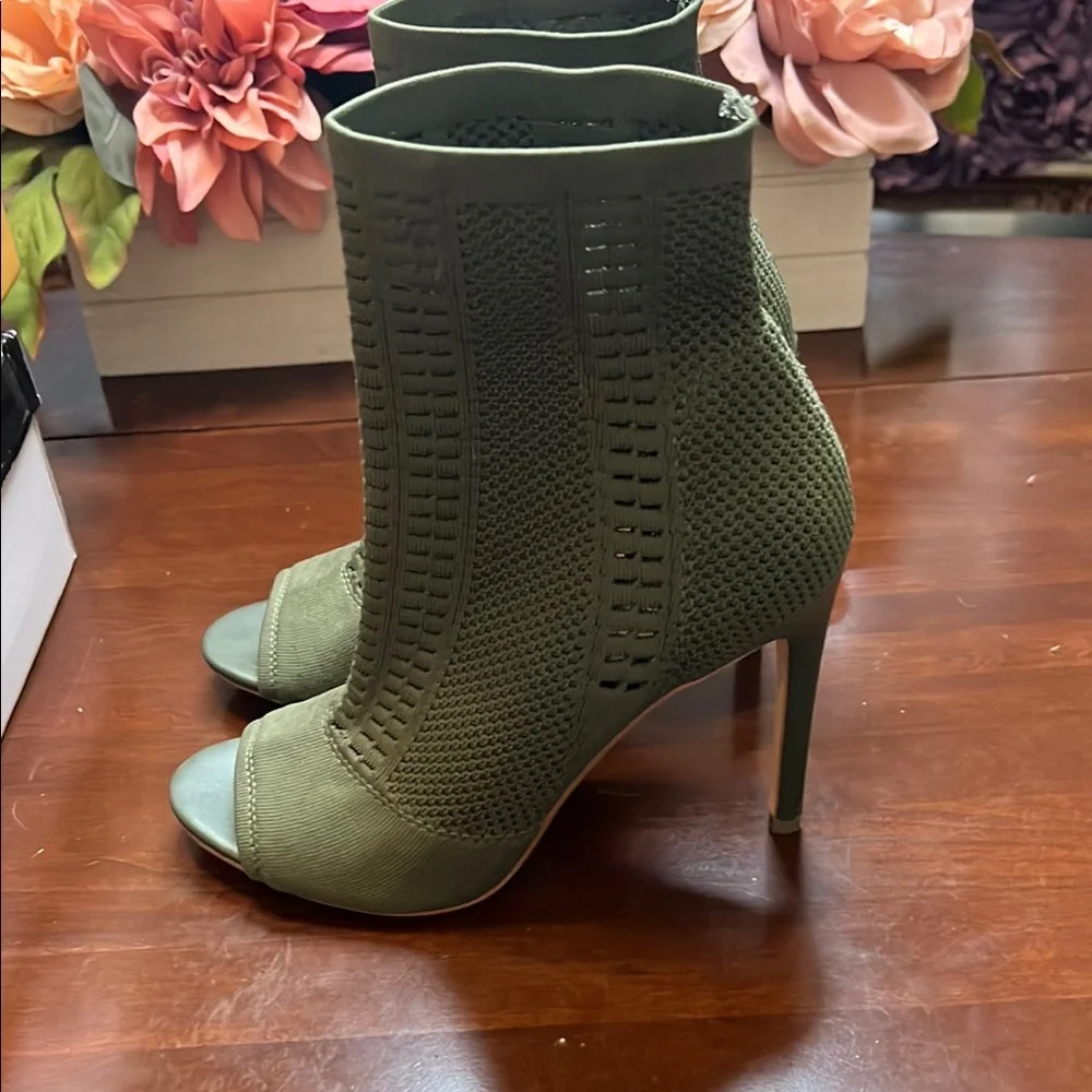 Steve Madden Candid Knit Booties. 
Stylish Green Peep-Toe Ankle Boots - Picture 2 of 8